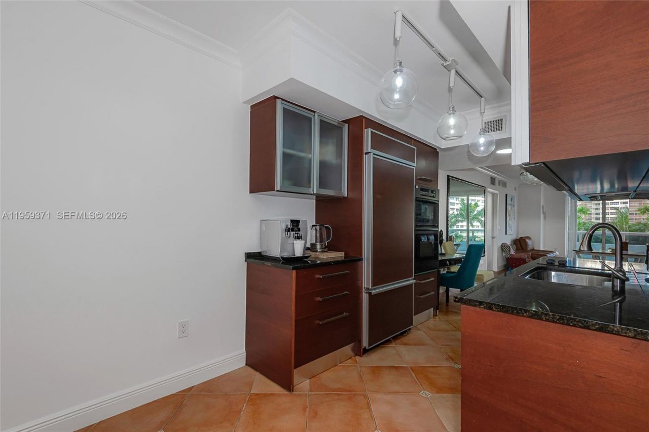 1850 S Ocean Dr, Unit 408, Hallandale Beach, FL 33009 Photo