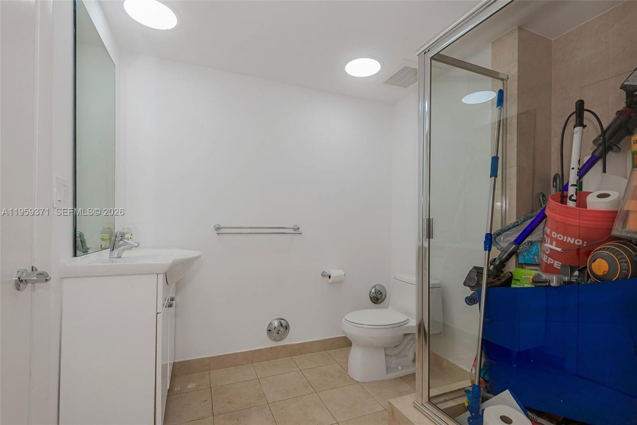 1850 S Ocean Dr, Unit 408, Hallandale Beach, FL 33009 Photo