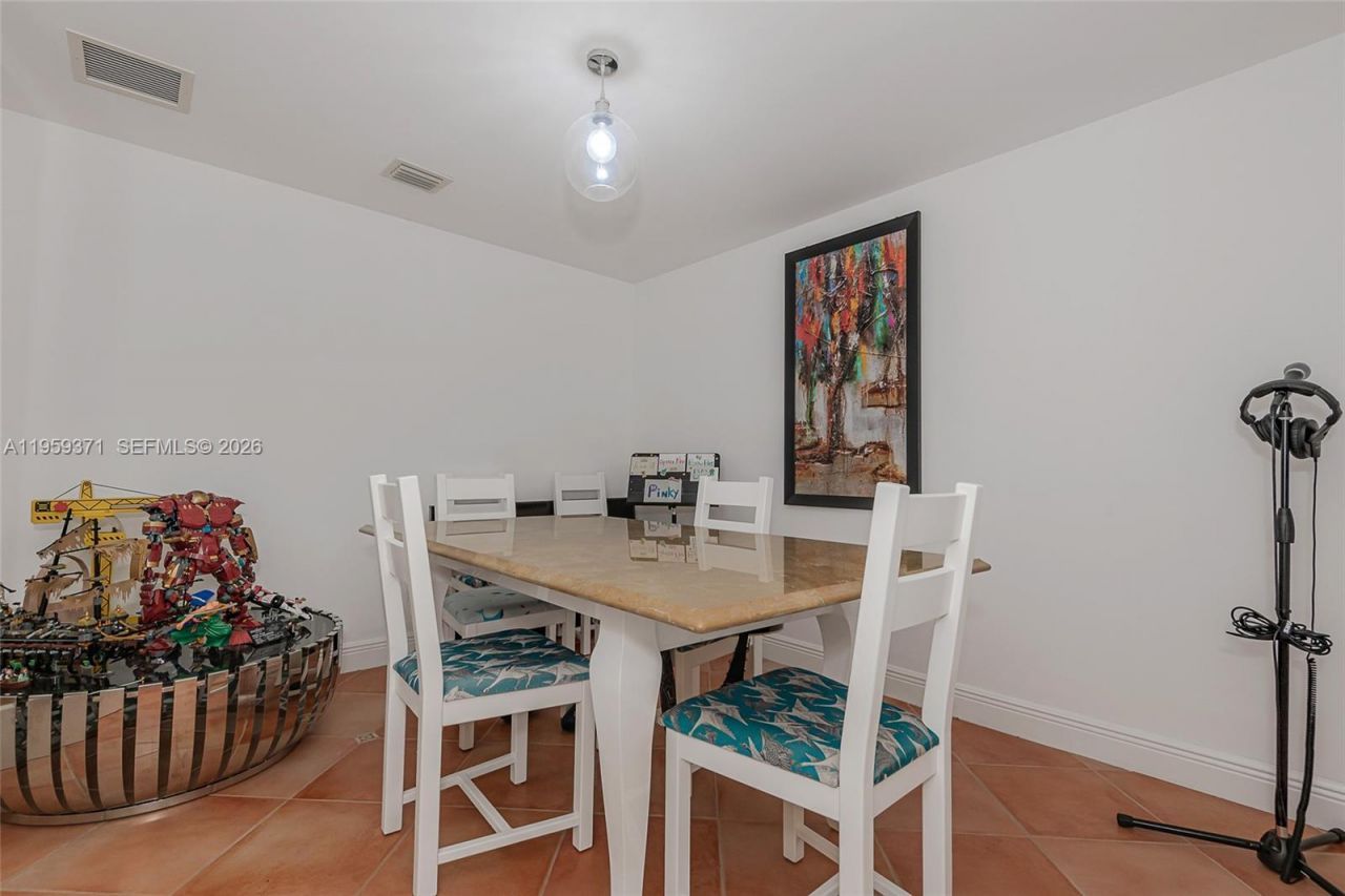 1850 S Ocean Dr, Unit 408, Hallandale Beach, FL 33009 Photo