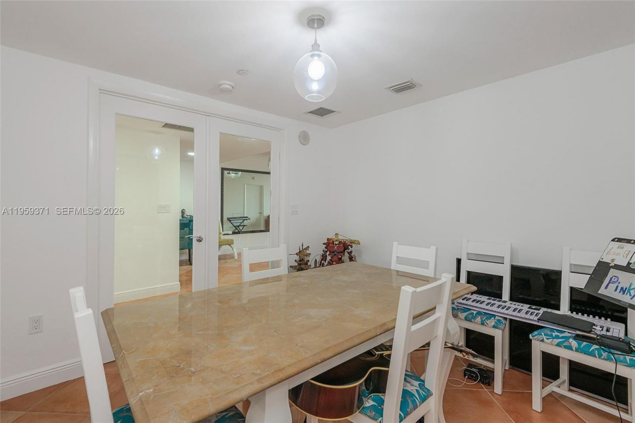 1850 S Ocean Dr, Unit 408, Hallandale Beach, FL 33009 Photo