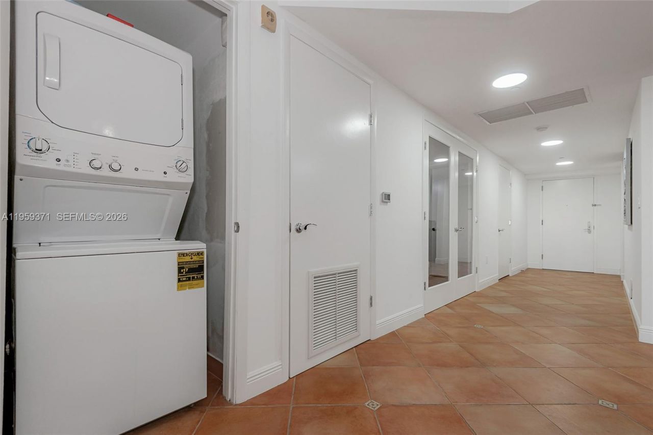 1850 S Ocean Dr, Unit 408, Hallandale Beach, FL 33009 Photo