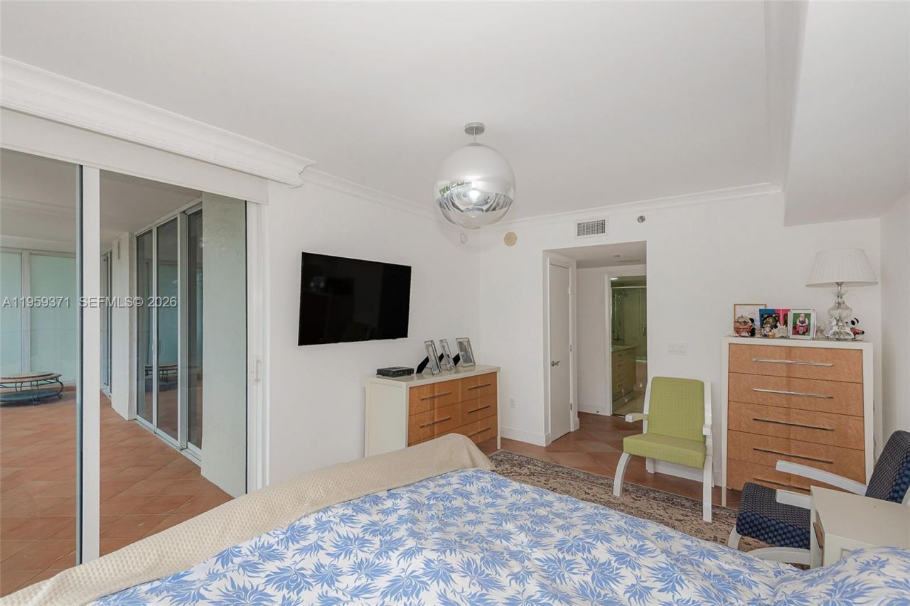 1850 S Ocean Dr, Unit 408, Hallandale Beach, FL 33009 Photo