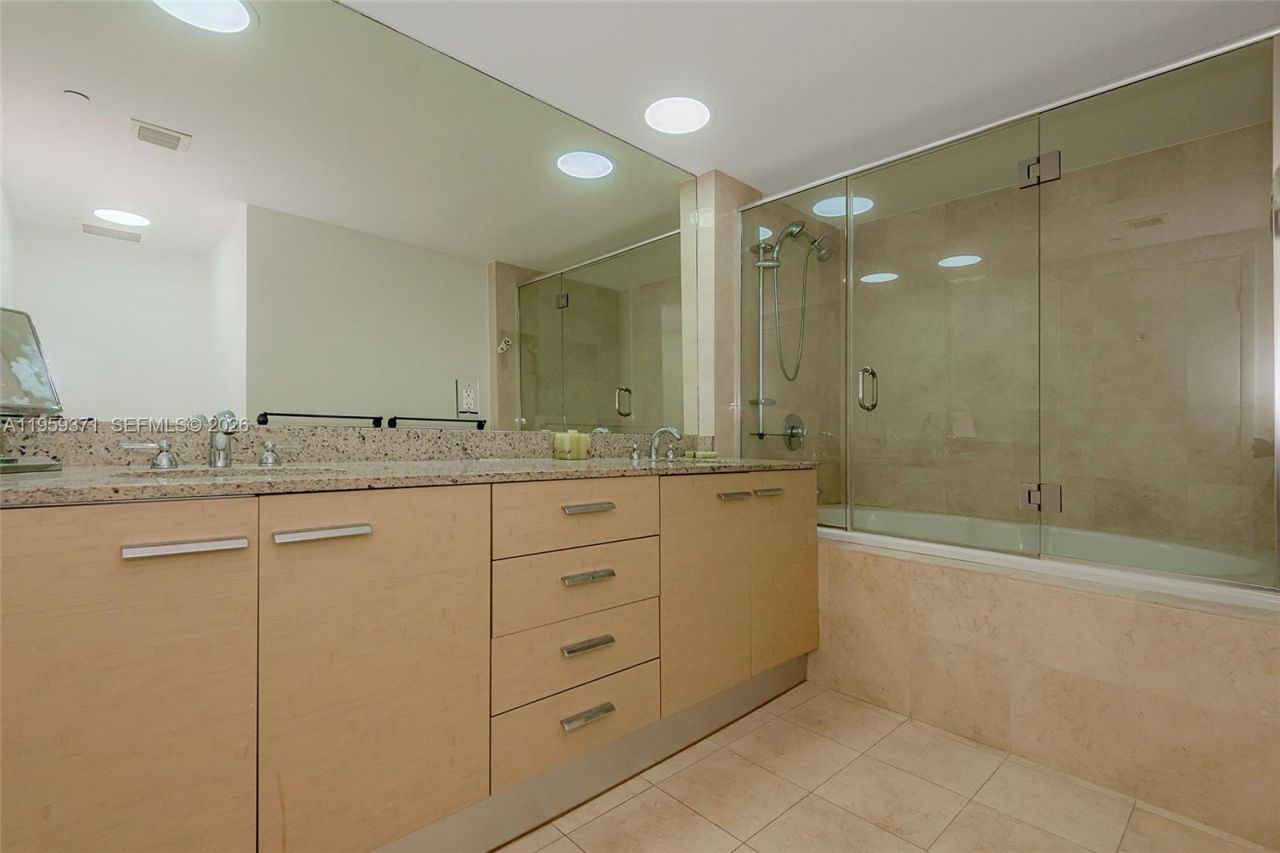 1850 S Ocean Dr, Unit 408, Hallandale Beach, FL 33009 Photo