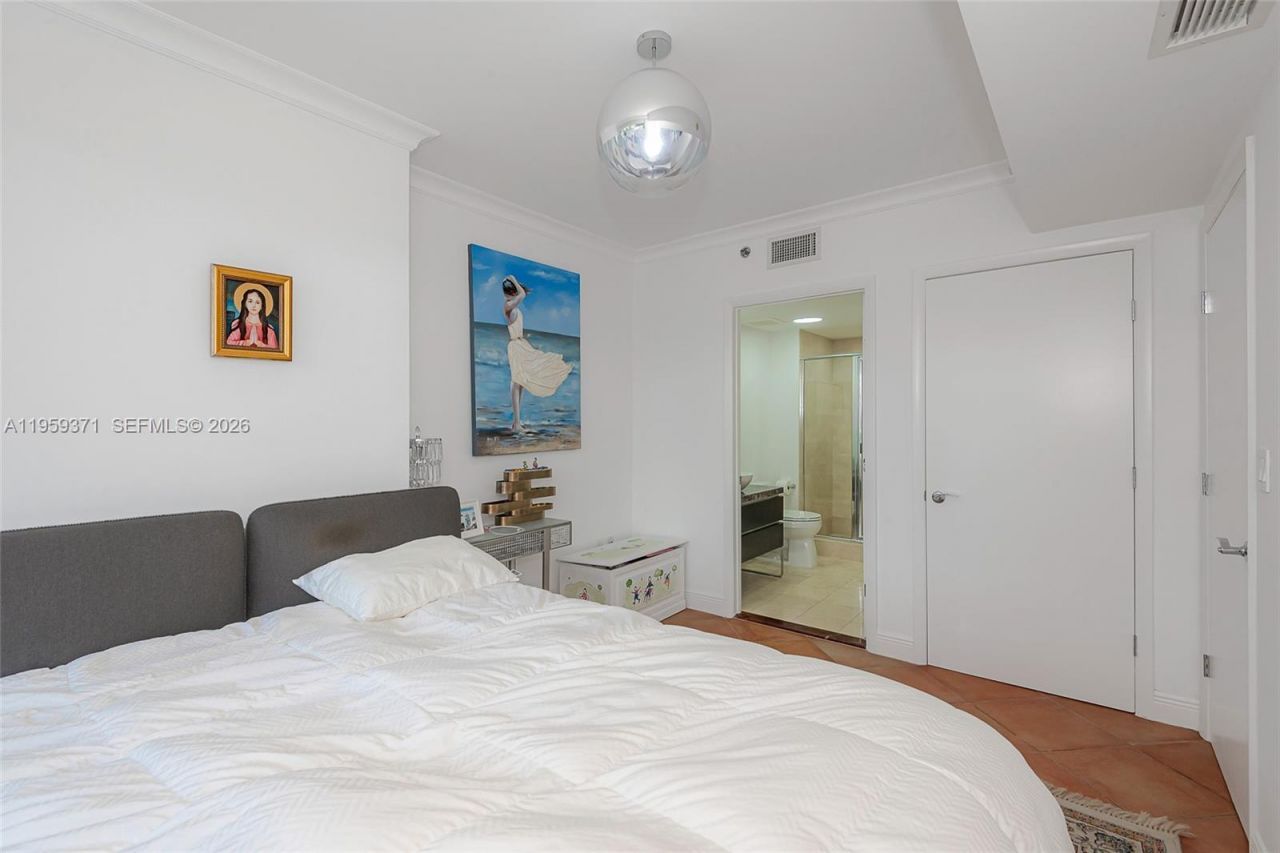 1850 S Ocean Dr, Unit 408, Hallandale Beach, FL 33009 Photo