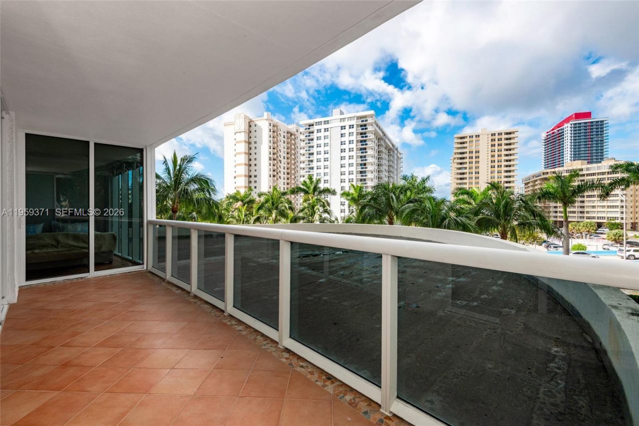 1850 S Ocean Dr, Unit 408, Hallandale Beach, FL 33009 Photo