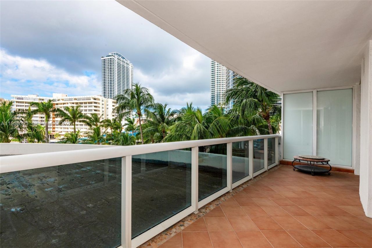 1850 S Ocean Dr, Unit 408, Hallandale Beach, FL 33009 Photo