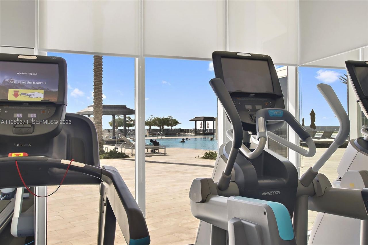 1850 S Ocean Dr, Unit 408, Hallandale Beach, FL 33009 Photo