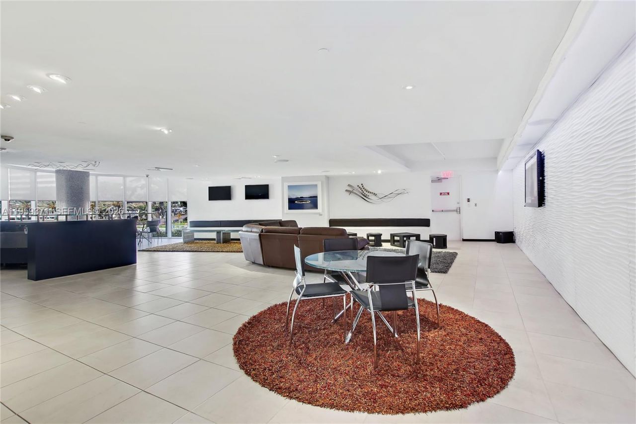 1850 S Ocean Dr, Unit 408, Hallandale Beach, FL 33009 Photo