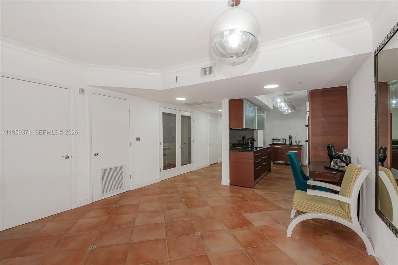 1850 S Ocean Dr, Unit 408, Hallandale Beach, FL 33009 Photo
