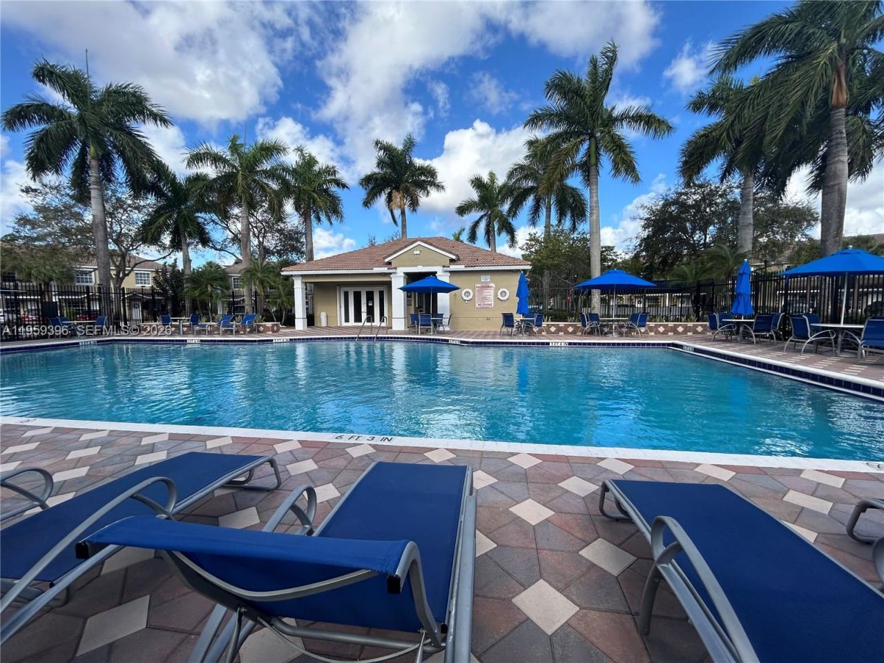 12161 SW 4th St, Unit 1, Pembroke Pines, FL 33025 Photo