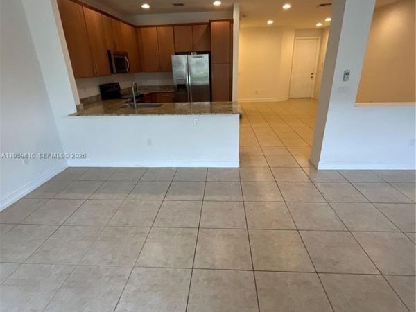 104 E Riverwalk Cir E, Unit 104, Plantation, FL 33325