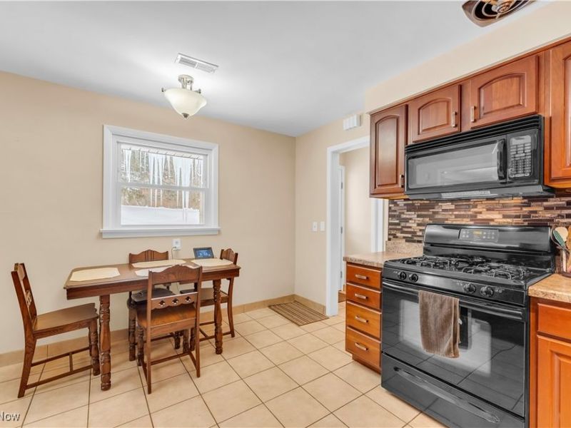 8556 Brecksville Road, Brecksville, OH 44141 Photo 12