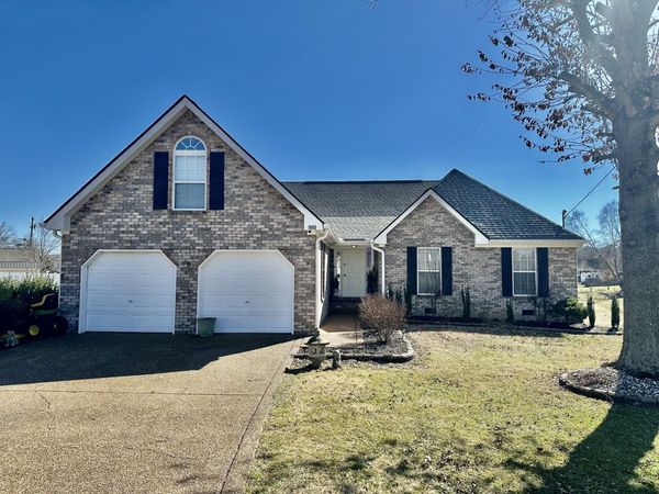 1000 Don Blair Dr, Smyrna, TN 37167