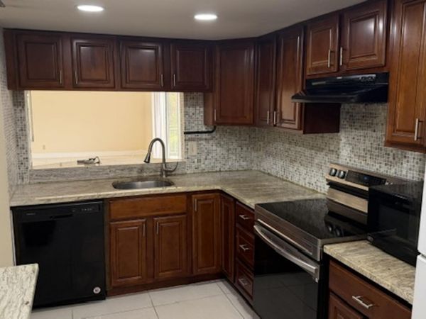 430 Commodore Drive, Unit 310, Plantation, FL 33325