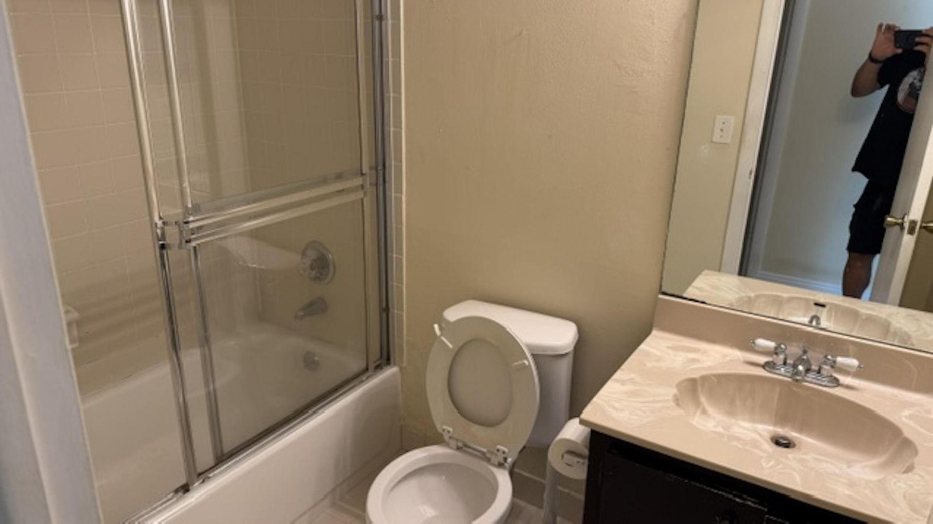 430 Commodore Drive, Unit 310, Plantation, FL 33325 Photo