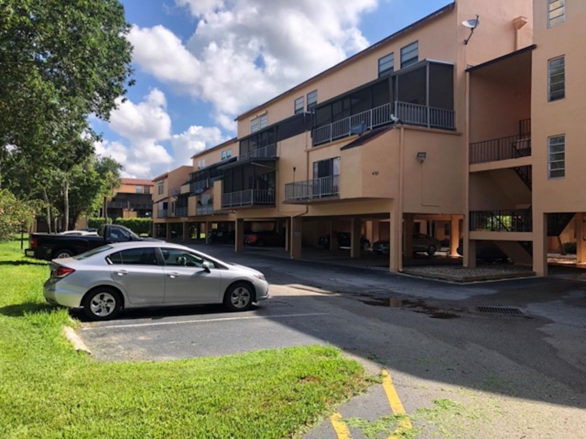 430 Commodore Drive, Unit 310, Plantation, FL 33325 Photo