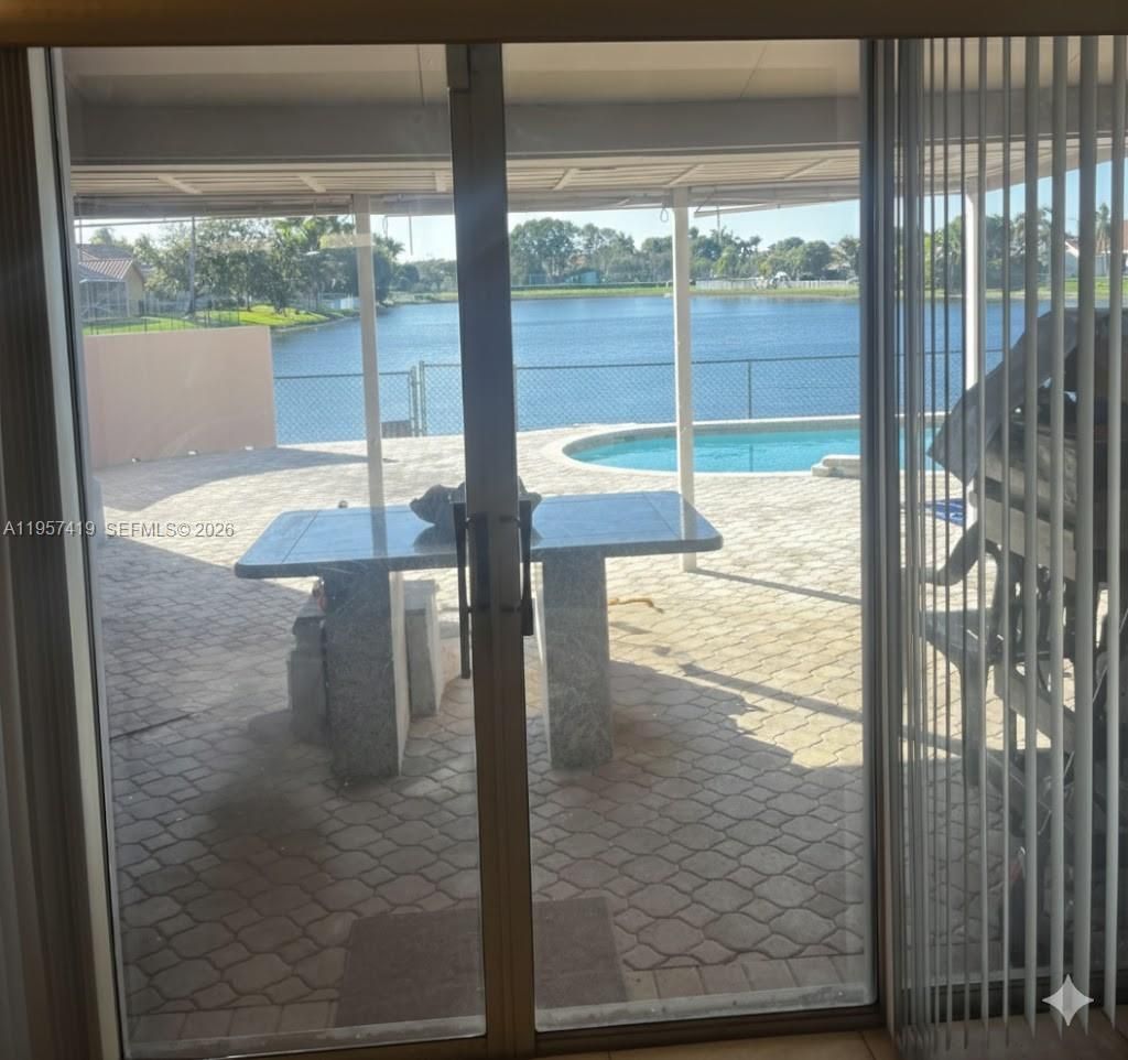 1320 NW 161st Ave, Pembroke Pines, FL 33028 Photo