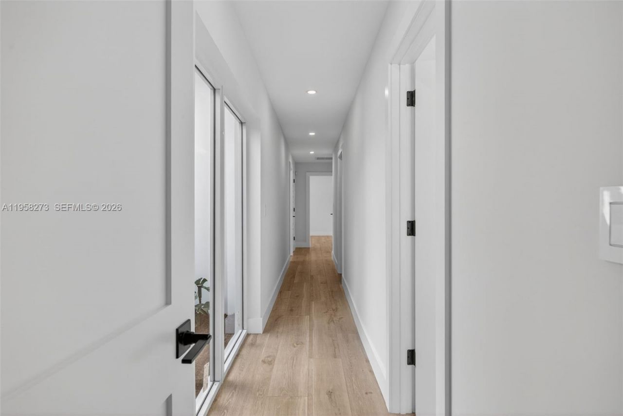 10380 SW 56th Ter, Miami, FL 33173 Photo