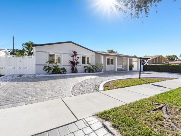 9390 SW 190th St, Cutler Bay, FL 33157