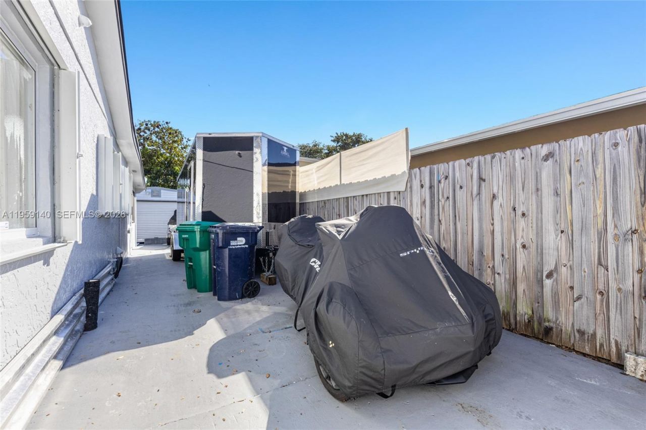 9390 SW 190th St, Cutler Bay, FL 33157 Photo