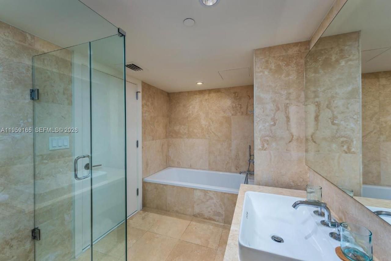 102 24th St , Unit 1007, Miami Beach, FL 33139 Photo