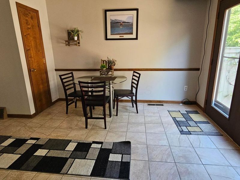 5305 Berrywood Drive, Columbus, OH 43220 Photo 6