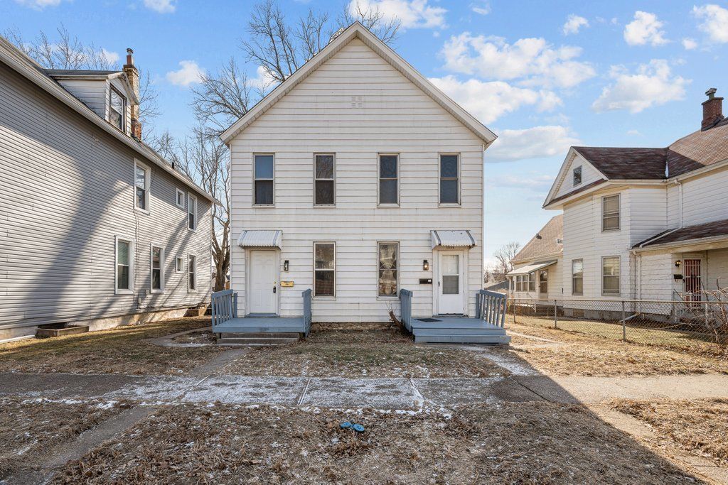 1507 W 8 Street, Davenport, IA 52802 Main Photo