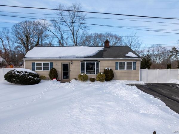 19 Larch Road, Rocky Point, NY 11778