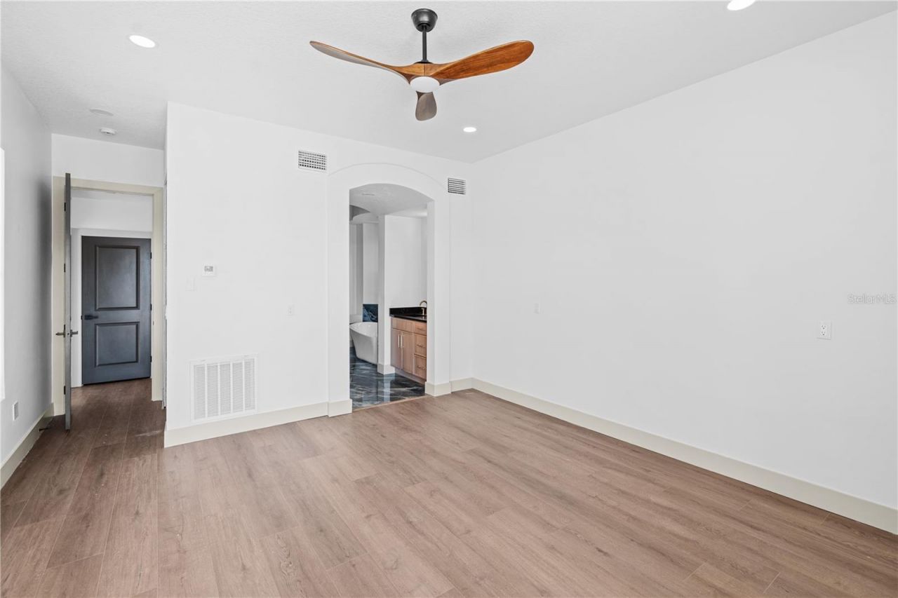 567 Baywood Drive S, Dunedin, FL 34698 Photo