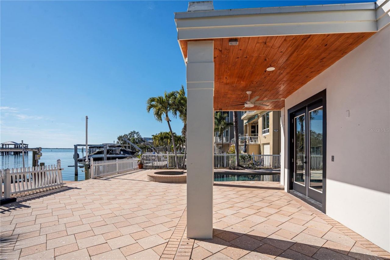 567 Baywood Drive S, Dunedin, FL 34698 Photo