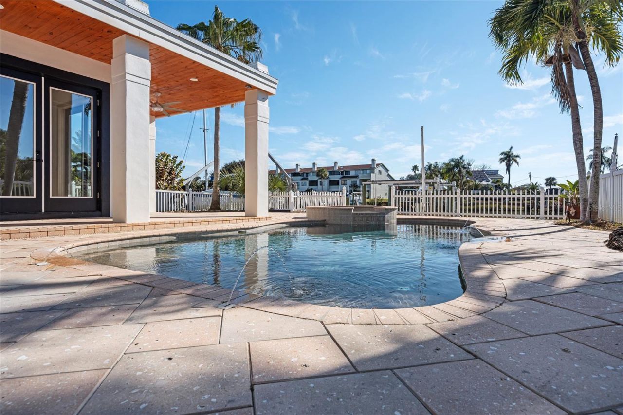 567 Baywood Drive S, Dunedin, FL 34698 Photo