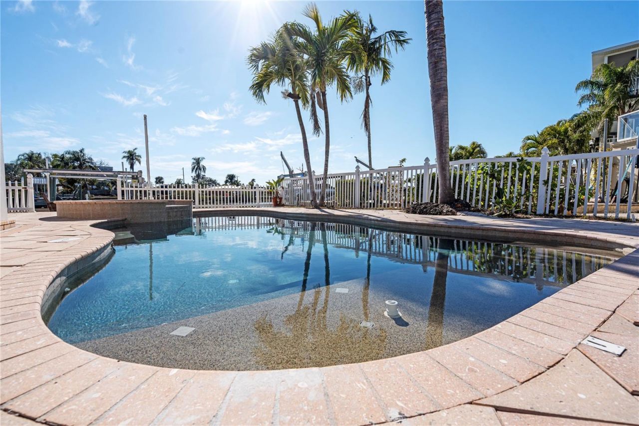 567 Baywood Drive S, Dunedin, FL 34698 Photo