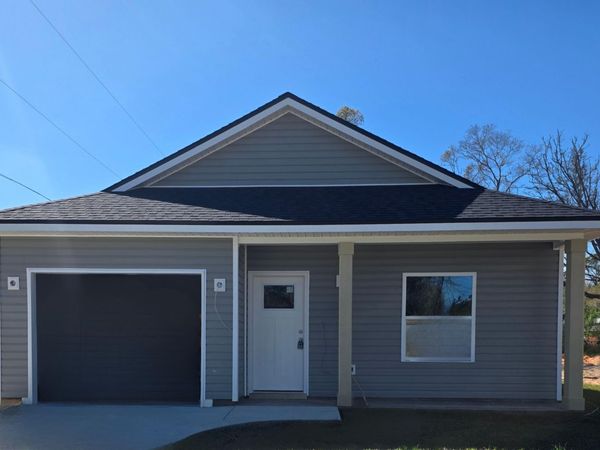 1001 BREMEN Avenue, Pensacola, FL 32507