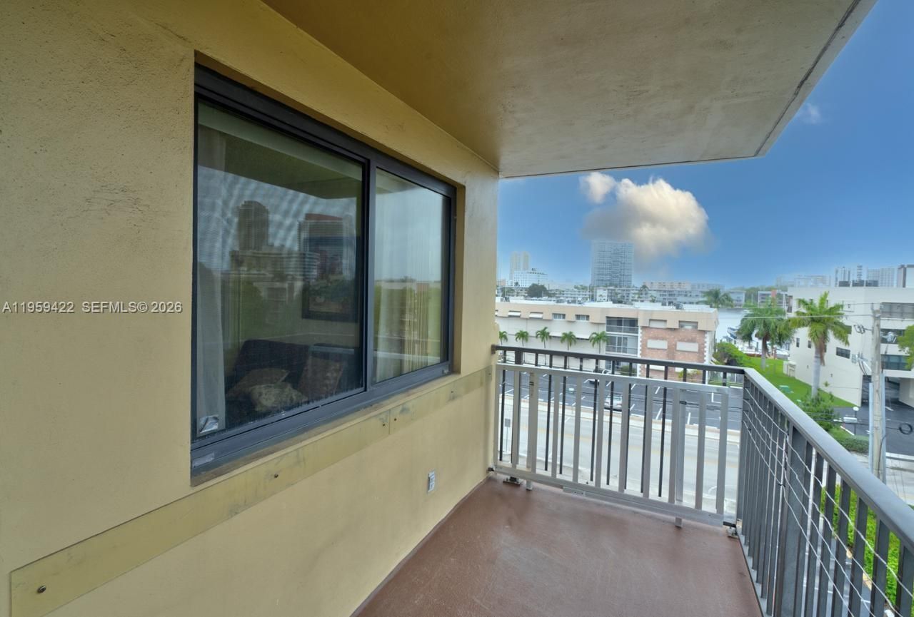 301 Golden Isles Dr , Unit 502, Hallandale Beach, FL 33009 Photo