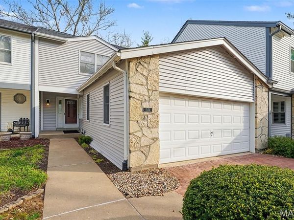 1554 Charlemont Drive, Chesterfield, MO 63017