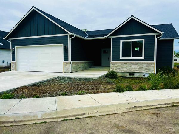 516 Maple Court, Genesee, ID 83843