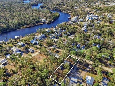 317 CEDAR STREET NE, STEINHATCHEE, FL 32359