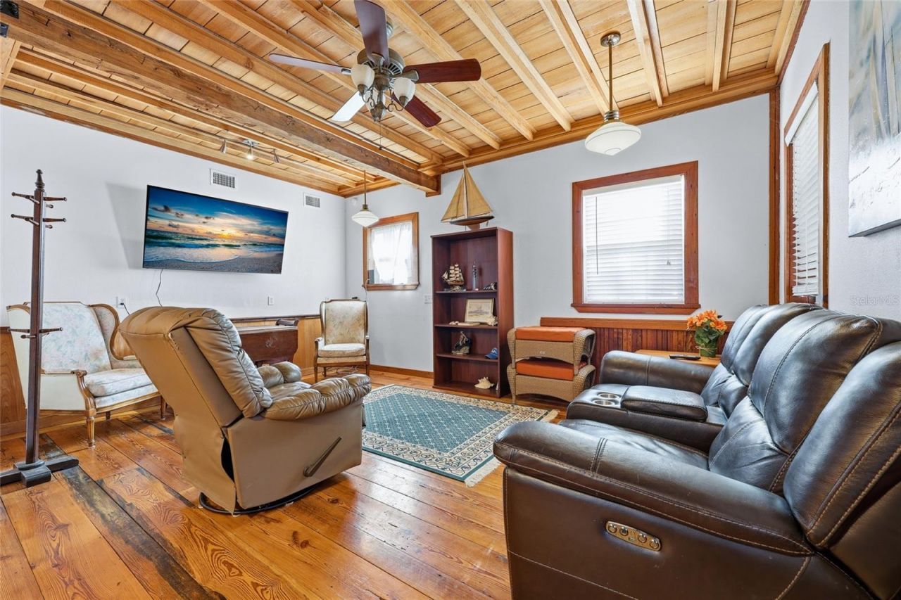 317 Cedar Street Ne, Steinhatchee, FL 32359 Photo