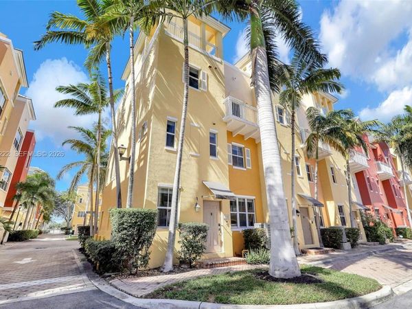 2318 Vintage Dr, Unit 2318, Lighthouse Point, FL 33064