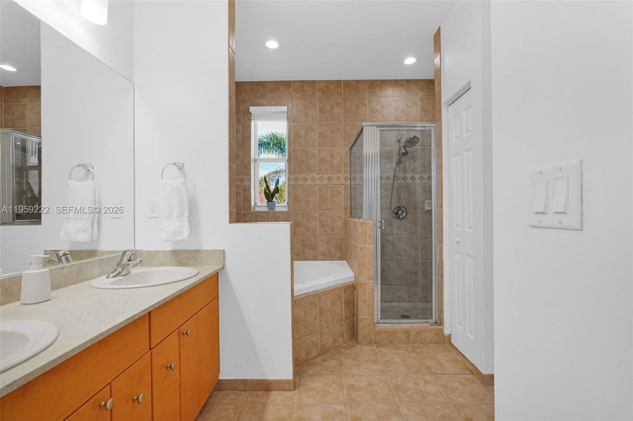 2318 Vintage Dr, Unit 2318, Lighthouse Point, FL 33064 Photo