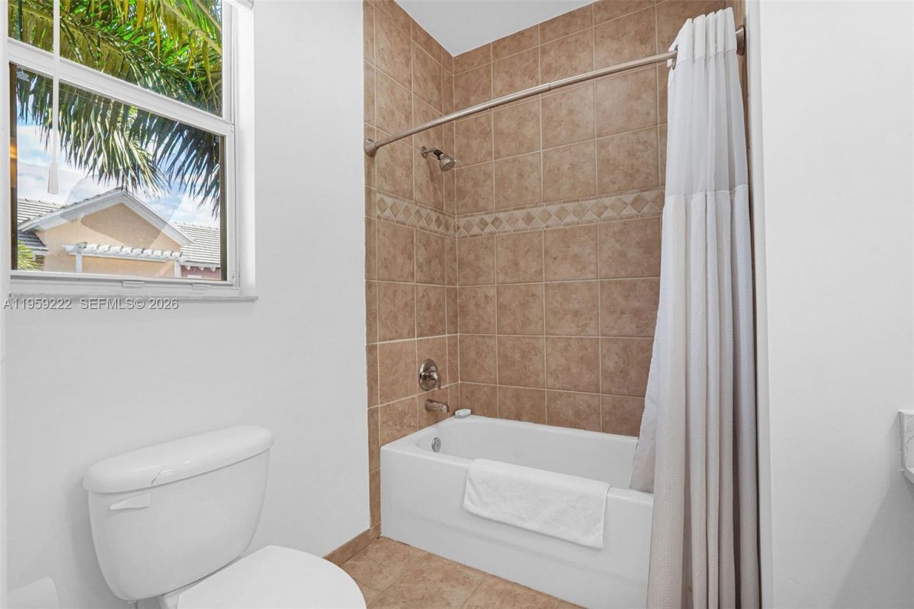 2318 Vintage Dr, Unit 2318, Lighthouse Point, FL 33064 Photo