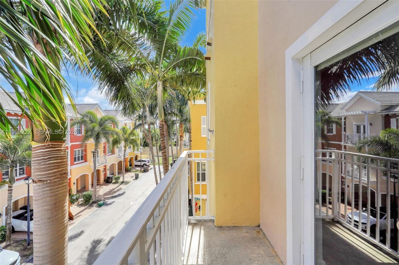 2318 Vintage Dr, Unit 2318, Lighthouse Point, FL 33064 Photo