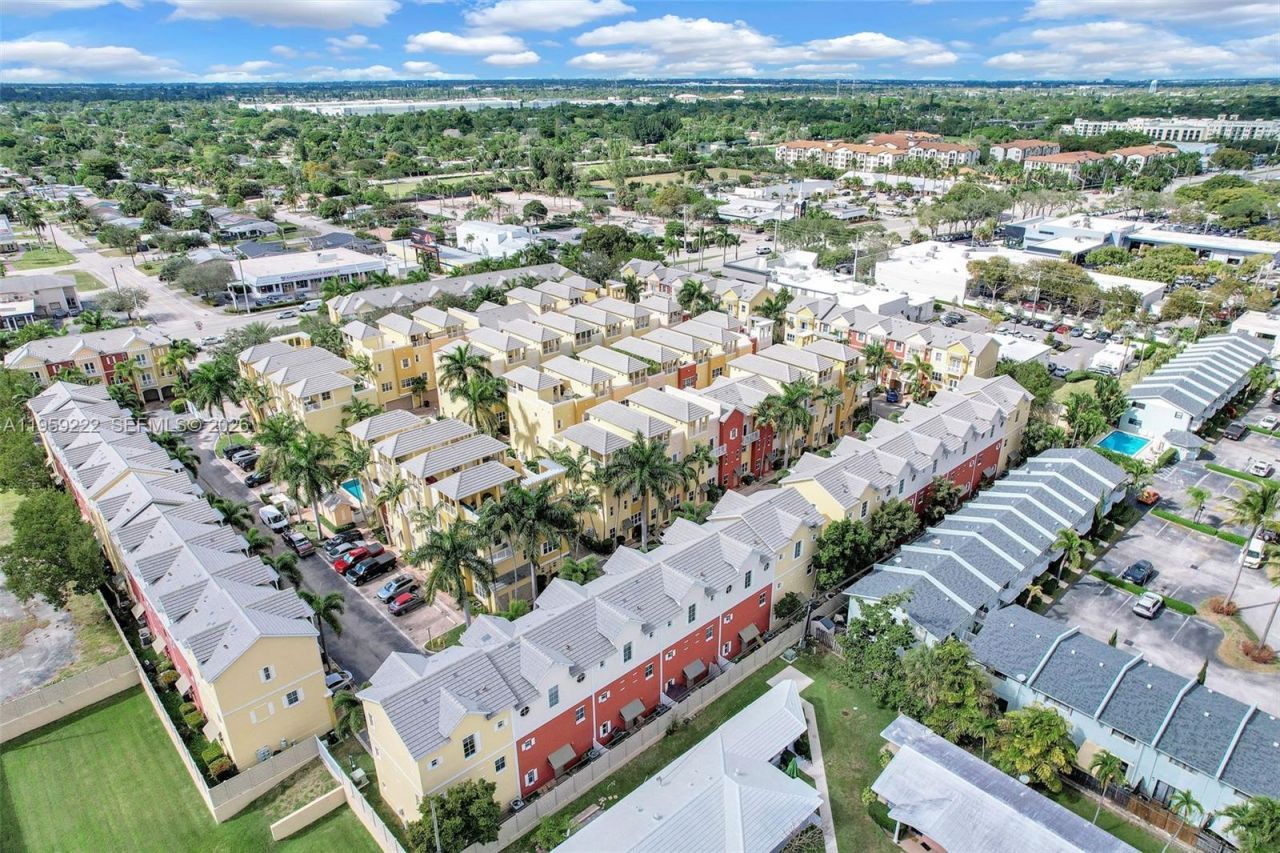 2318 Vintage Dr, Unit 2318, Lighthouse Point, FL 33064 Photo