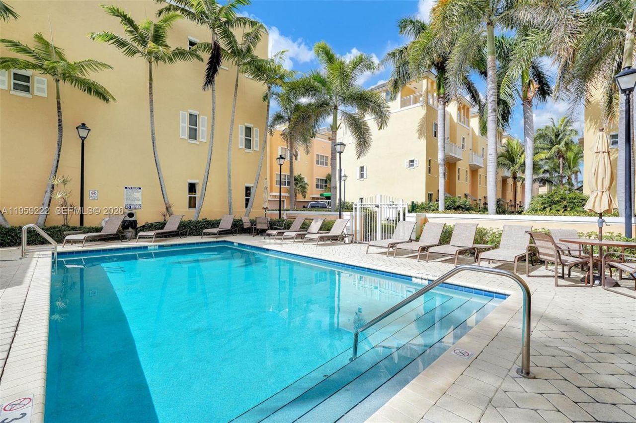 2318 Vintage Dr, Unit 2318, Lighthouse Point, FL 33064 Photo