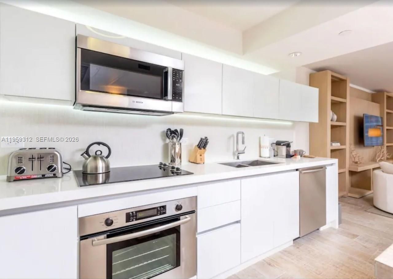 102 24th St , Unit 1206, Miami Beach, FL 33139 Photo