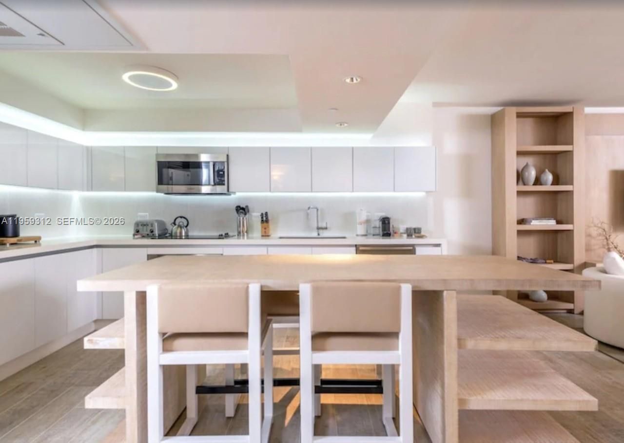 102 24th St , Unit 1206, Miami Beach, FL 33139 Photo