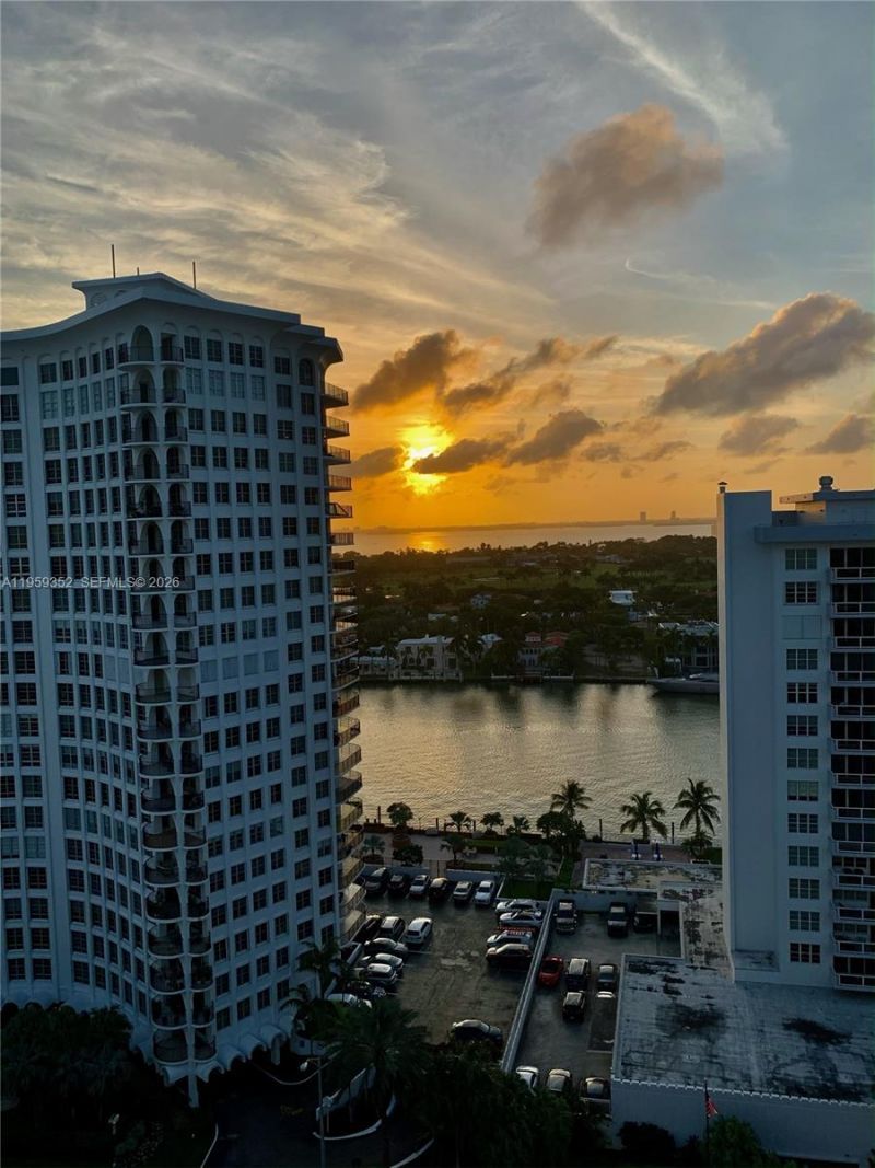 5701 Collins Ave , Unit 1705, Miami Beach, FL 33140 Photo