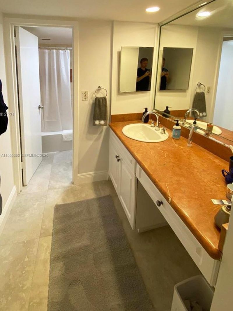 5701 Collins Ave , Unit 1705, Miami Beach, FL 33140 Photo