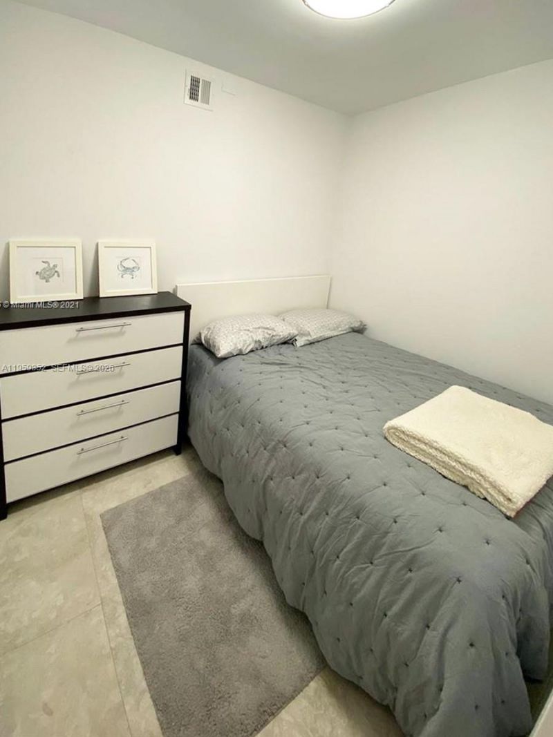 5701 Collins Ave , Unit 1705, Miami Beach, FL 33140 Photo