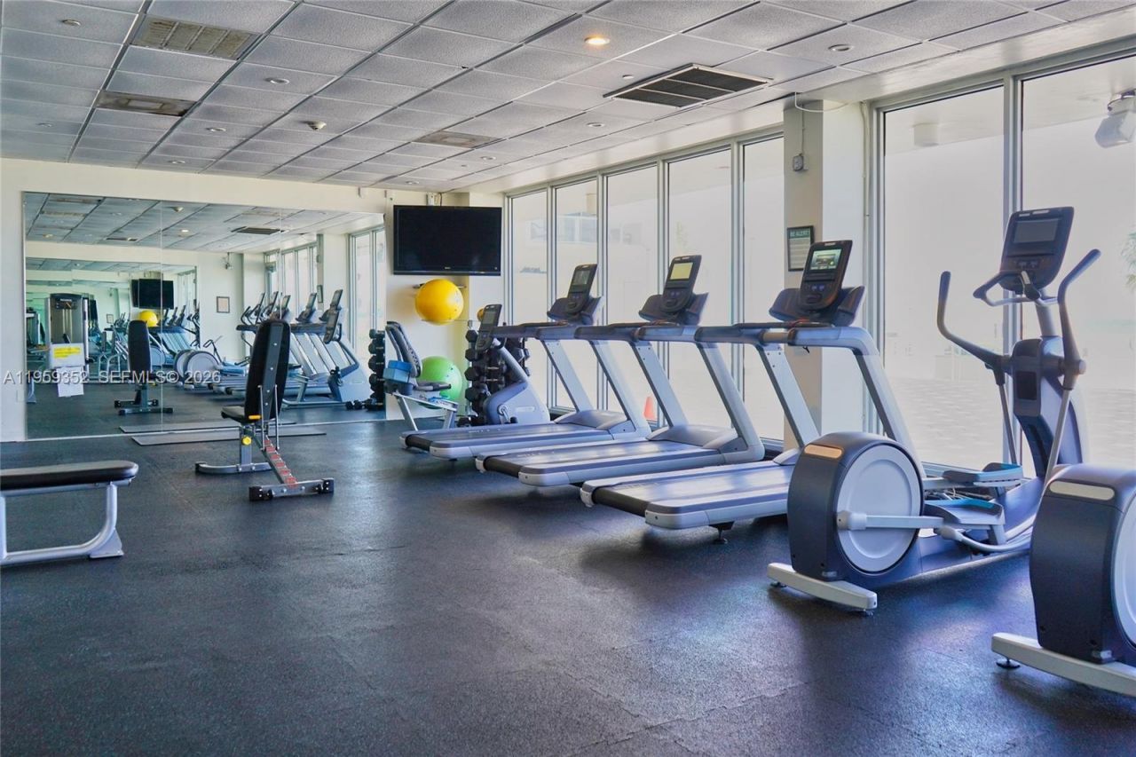 5701 Collins Ave , Unit 1705, Miami Beach, FL 33140 Photo